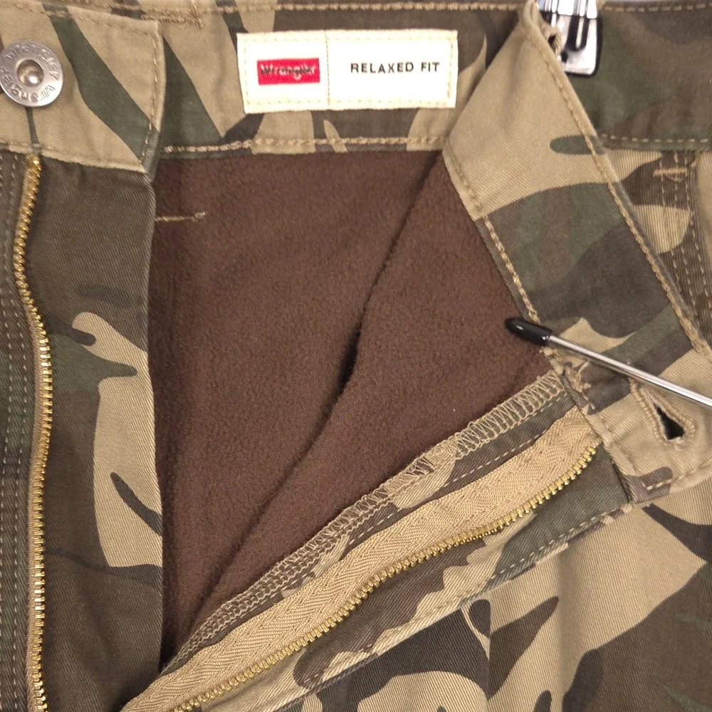 Wrangler Cargo Pants Men 40x32 Green Brown Camo FLEECE LINED Relaxed Fit Pockets
